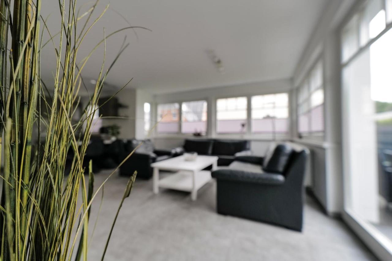 Ostseelagune Zingst, Exklusive Dhh, Strandnah, Sauna, Kamin, 3 Sz, 2 Baeder, Glasfaser, Haustierfrei, Garten Mit Suedterrasse, E-Ladesaeule, 2 Stellplaetze, Strandkorb, Fahrradschuppen, Waschmaschine, Trockner, Nichtraucher Bagian luar foto