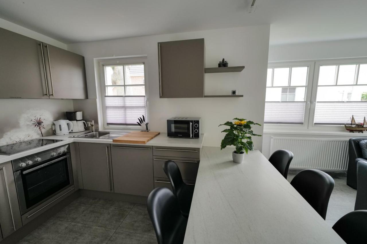 Ostseelagune Zingst, Exklusive Dhh, Strandnah, Sauna, Kamin, 3 Sz, 2 Baeder, Glasfaser, Haustierfrei, Garten Mit Suedterrasse, E-Ladesaeule, 2 Stellplaetze, Strandkorb, Fahrradschuppen, Waschmaschine, Trockner, Nichtraucher Bagian luar foto