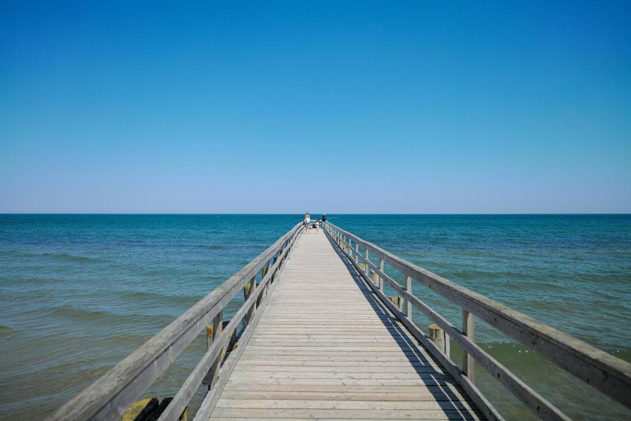Ostseelagune Zingst, Exklusive Dhh, Strandnah, Sauna, Kamin, 3 Sz, 2 Baeder, Glasfaser, Haustierfrei, Garten Mit Suedterrasse, E-Ladesaeule, 2 Stellplaetze, Strandkorb, Fahrradschuppen, Waschmaschine, Trockner, Nichtraucher Bagian luar foto