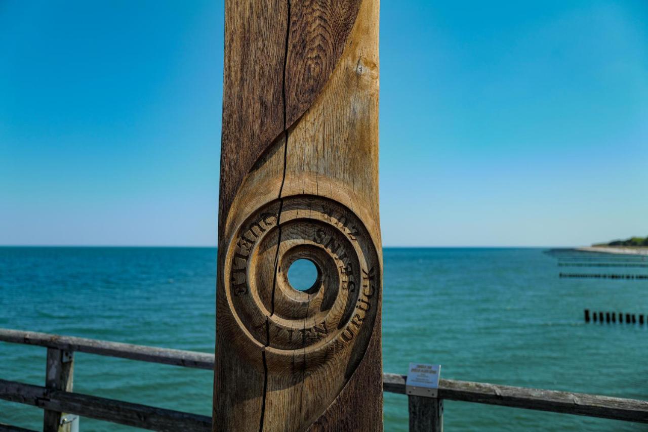 Ostseelagune Zingst, Exklusive Dhh, Strandnah, Sauna, Kamin, 3 Sz, 2 Baeder, Glasfaser, Haustierfrei, Garten Mit Suedterrasse, E-Ladesaeule, 2 Stellplaetze, Strandkorb, Fahrradschuppen, Waschmaschine, Trockner, Nichtraucher Bagian luar foto