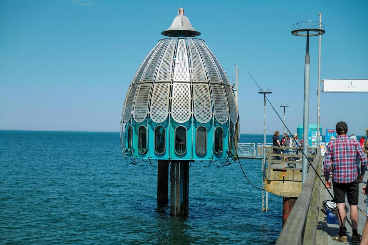 Ostseelagune Zingst, Exklusive Dhh, Strandnah, Sauna, Kamin, 3 Sz, 2 Baeder, Glasfaser, Haustierfrei, Garten Mit Suedterrasse, E-Ladesaeule, 2 Stellplaetze, Strandkorb, Fahrradschuppen, Waschmaschine, Trockner, Nichtraucher Bagian luar foto