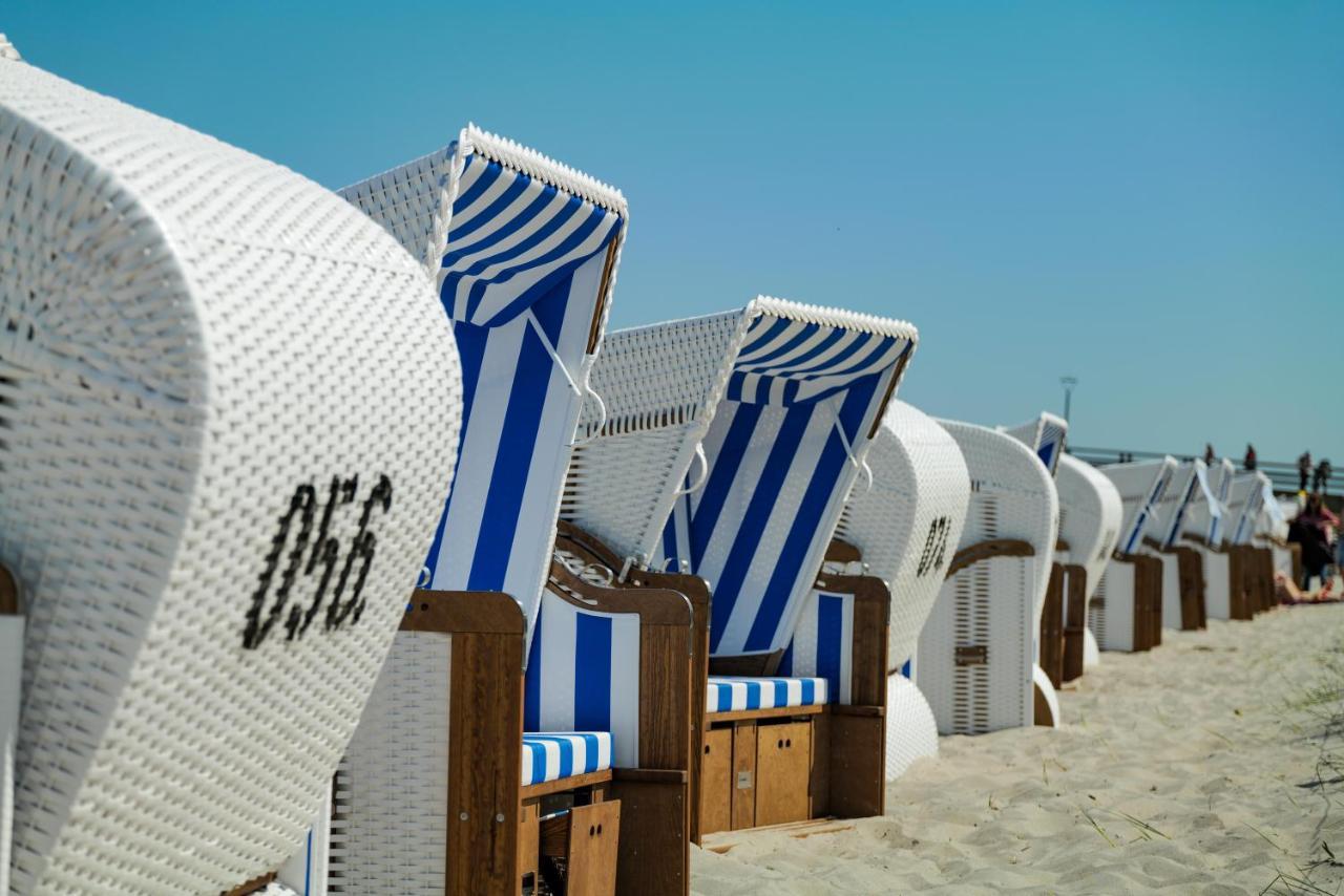 Ostseelagune Zingst, Exklusive Dhh, Strandnah, Sauna, Kamin, 3 Sz, 2 Baeder, Glasfaser, Haustierfrei, Garten Mit Suedterrasse, E-Ladesaeule, 2 Stellplaetze, Strandkorb, Fahrradschuppen, Waschmaschine, Trockner, Nichtraucher Bagian luar foto