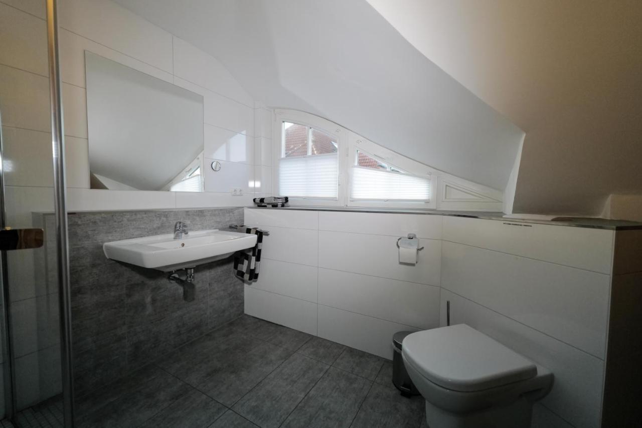 Ostseelagune Zingst, Exklusive Dhh, Strandnah, Sauna, Kamin, 3 Sz, 2 Baeder, Glasfaser, Haustierfrei, Garten Mit Suedterrasse, E-Ladesaeule, 2 Stellplaetze, Strandkorb, Fahrradschuppen, Waschmaschine, Trockner, Nichtraucher Bagian luar foto